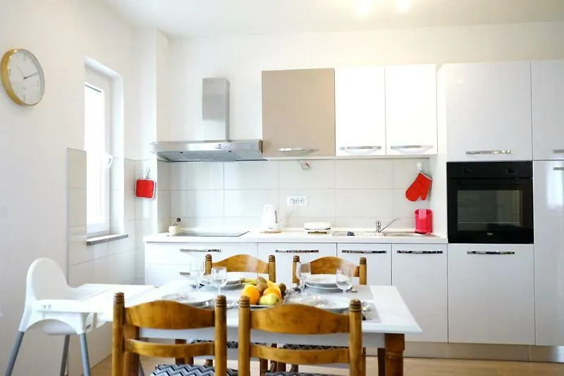 Apartman Suzy بولا 0*,